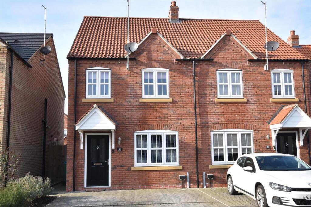 3 bedroom semi-detached house