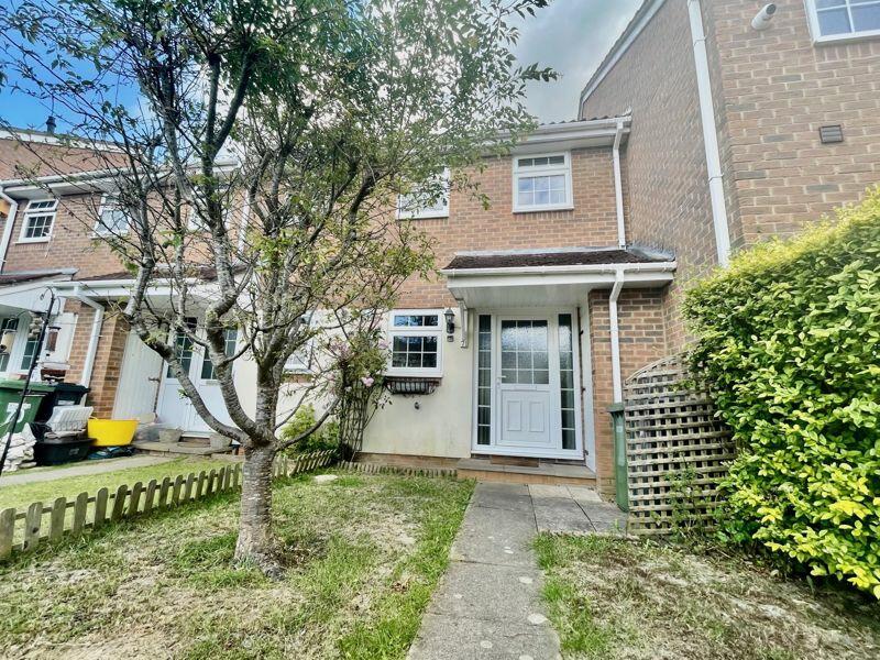 2 bedroom terraced house for sale in Cudworth Mead, Grange Park, SO30