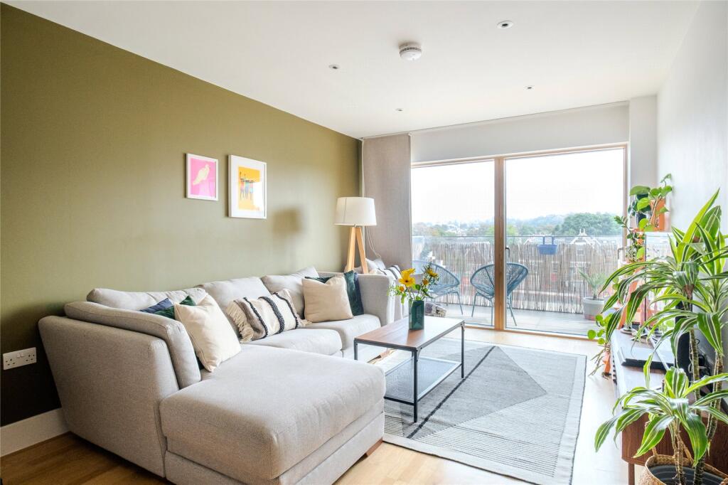 Main image of property: Streatham High Road, London, SW16