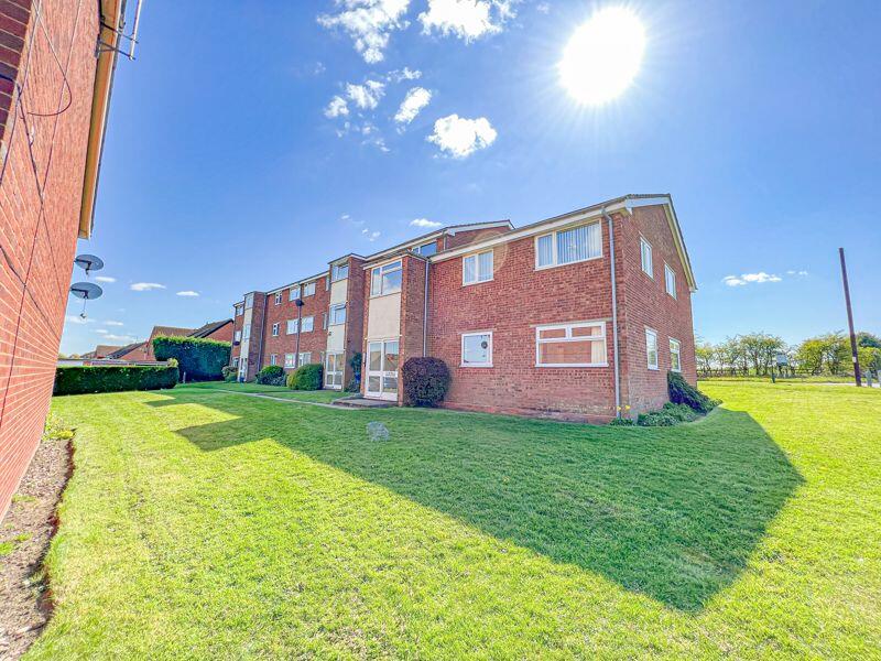 2 bedroom flat for sale in Croxton Court, Aldridge Road, Sutton