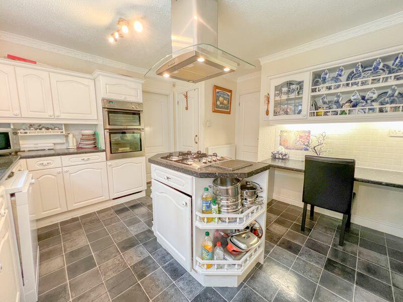 Additional property image - Schoolacre Rise, Streetly, Sutton Coldfield, B74 3PR
