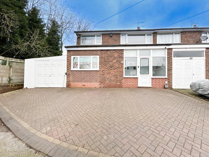 3 bedroom end of terrace house for sale in Moss Way, Streetly, Sutton