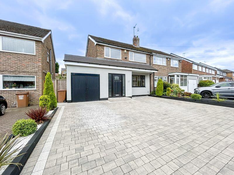 3 bedroom semidetached house for sale in Valley Road, Streetly, Sutton