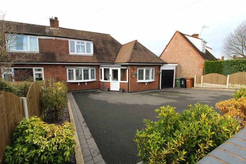 3 bedroom bungalow for sale in Broadmeadow, Aldridge, WS9 8JB, WS9