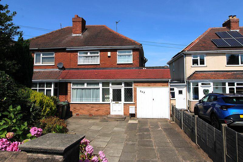 3 bedroom semidetached house for sale in Wolverhampton Road, Pelsall