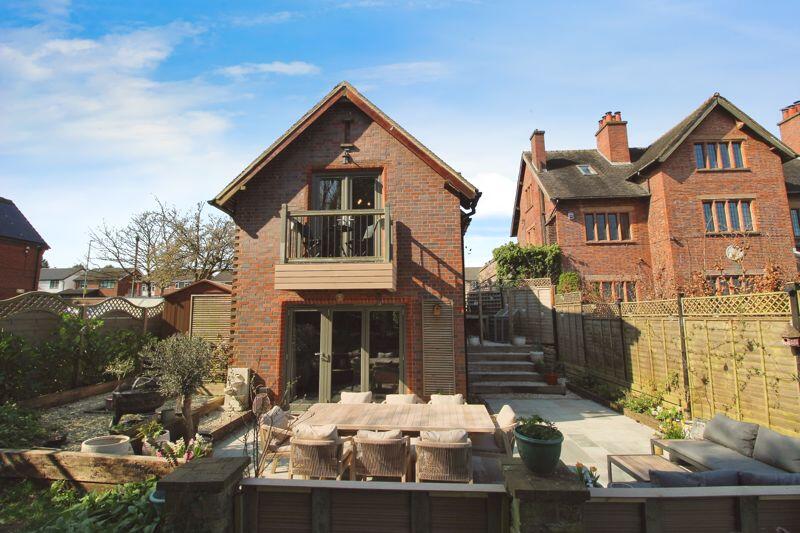 Main image of property: Stonnall Road, Aldridge, WS9 8JZ