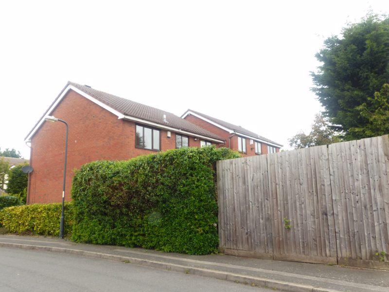 4 bedroom detached house for sale in Marlpool Drive, Pelsall, WS3