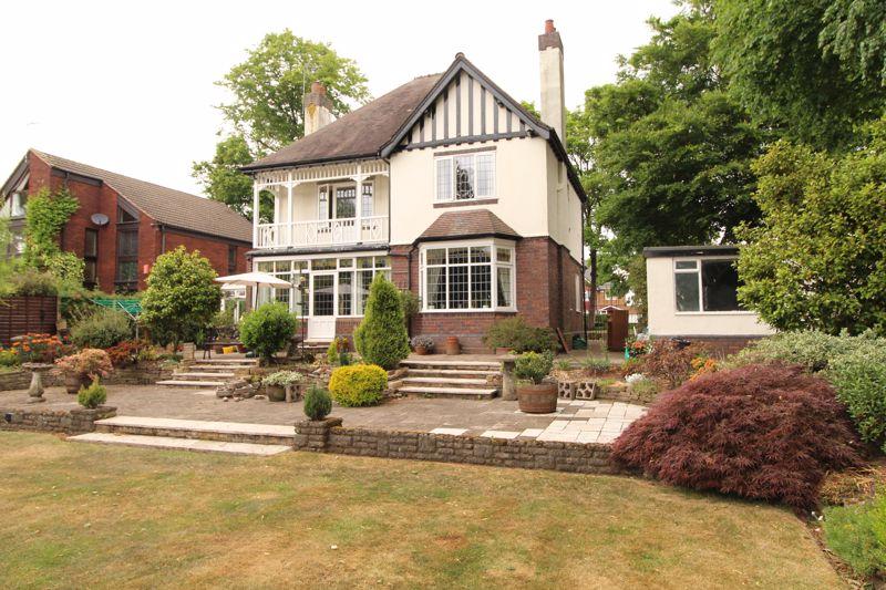 4 bedroom detached house for sale in Hall Lane, Pelsall, WS3