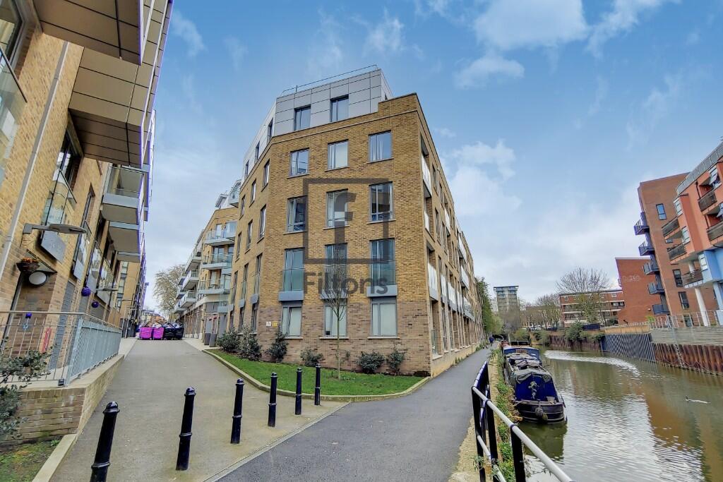 Main image of property: 15 St. Annes Street, London, E14