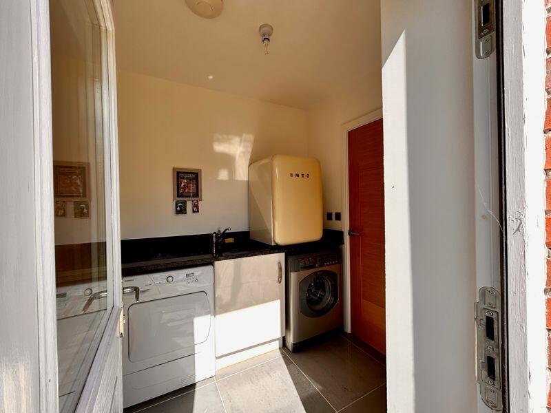 Additional property image - Thomas De Beauchamp Lane, Sutton Coldfield, B73 6DF
