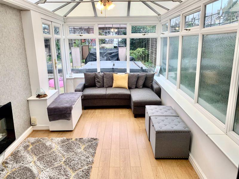 3 bedroom semidetached house for sale in Knightwick Crescent