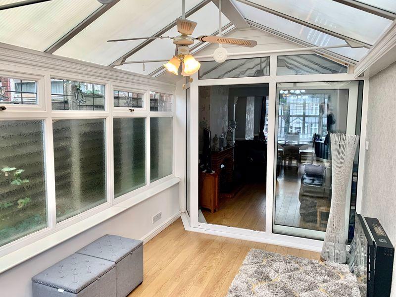 3 bedroom semidetached house for sale in Knightwick Crescent