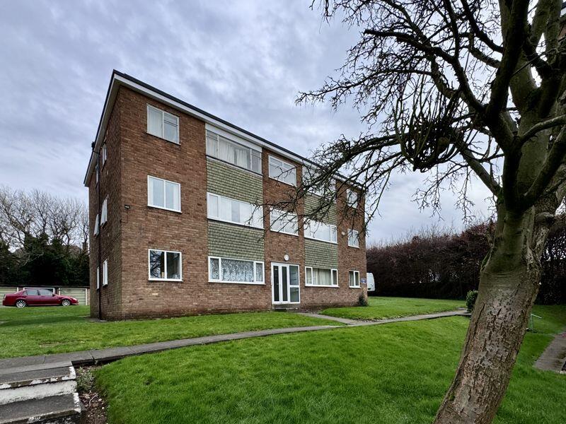 2 bedroom flat for sale in Bredon Court, Hill Village Road, Four Oaks