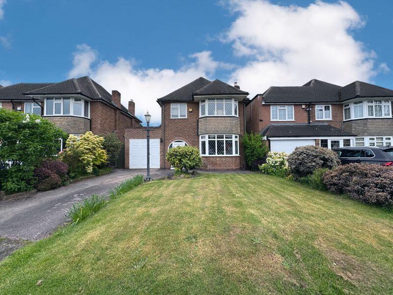 3 bedroom detached house for sale in Worcester Lane, Four Oaks, Sutton