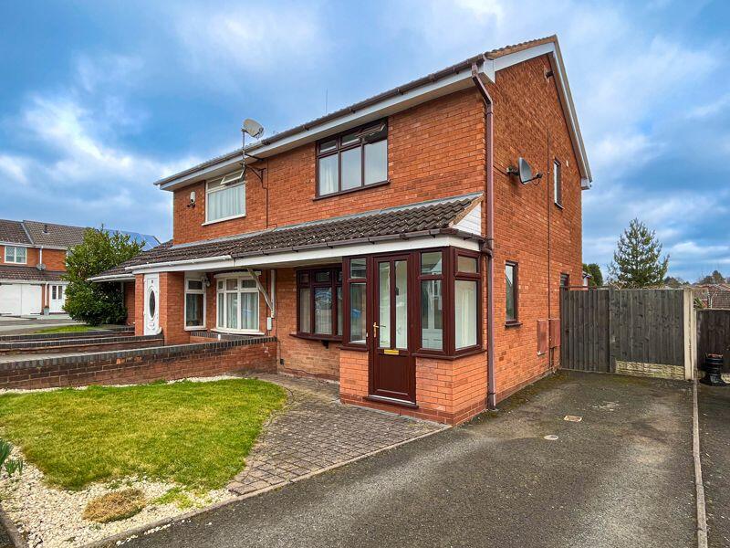 2 bedroom semidetached house for sale in Wheatlands Close, Cannock