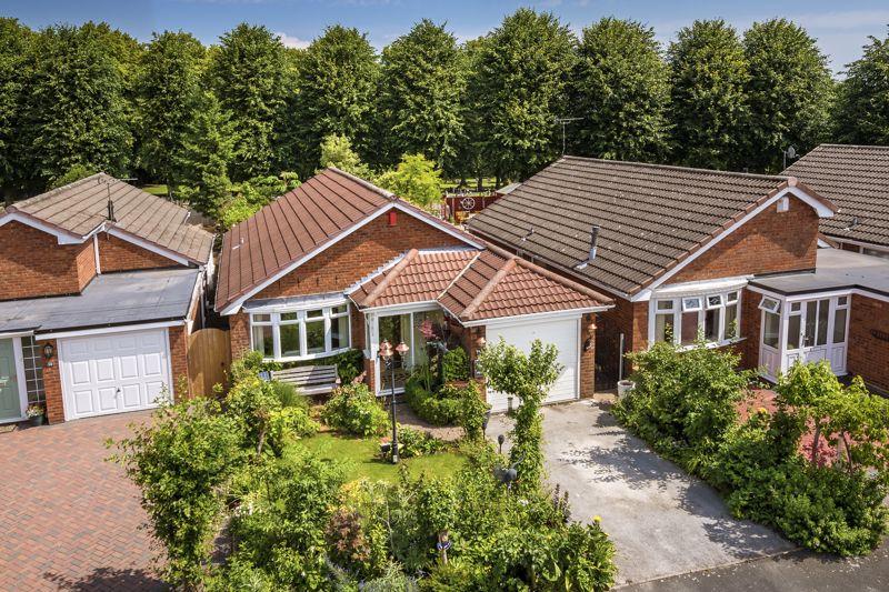 2 bedroom detached bungalow for sale in Park Close, Cheslyn Hay