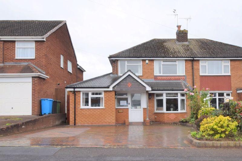 4 bedroom semidetached house for sale in Newbury Close, Great Wyrley