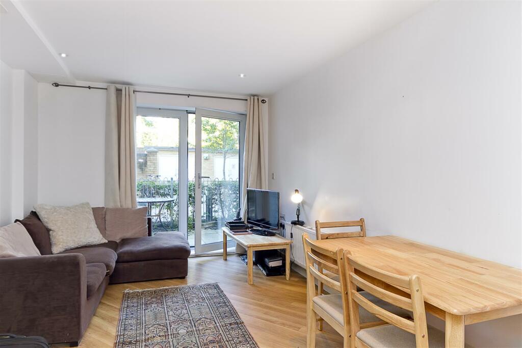 1 bedroom apartment for rent in Taylor House, Storehouse Mews, Canary Wharf, E14