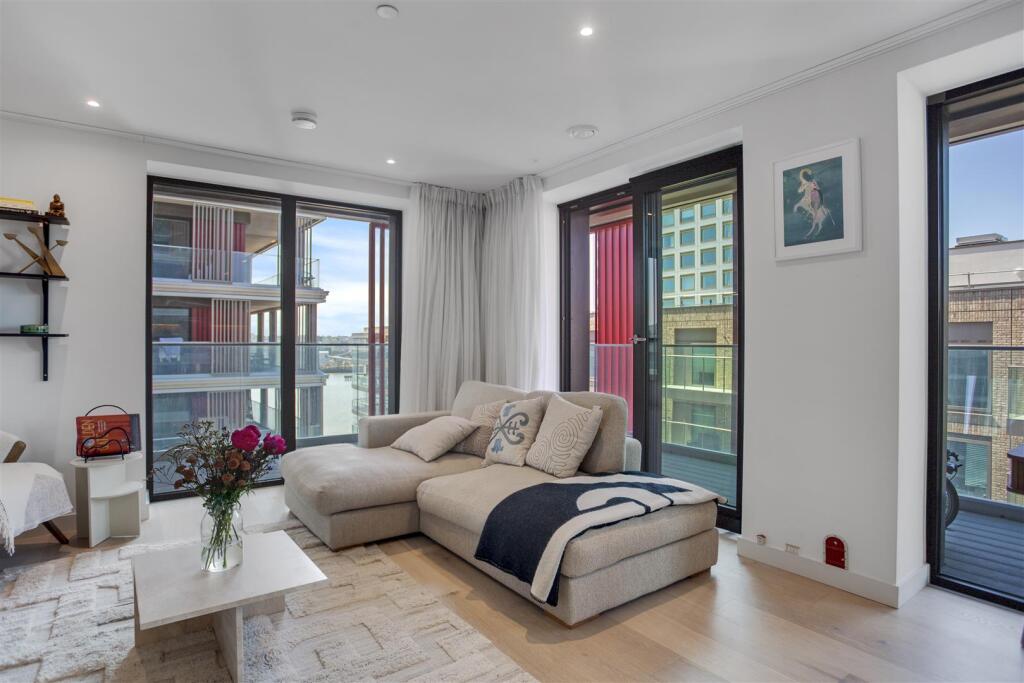 Main image of property: James Cook Building, Silvertown, E16