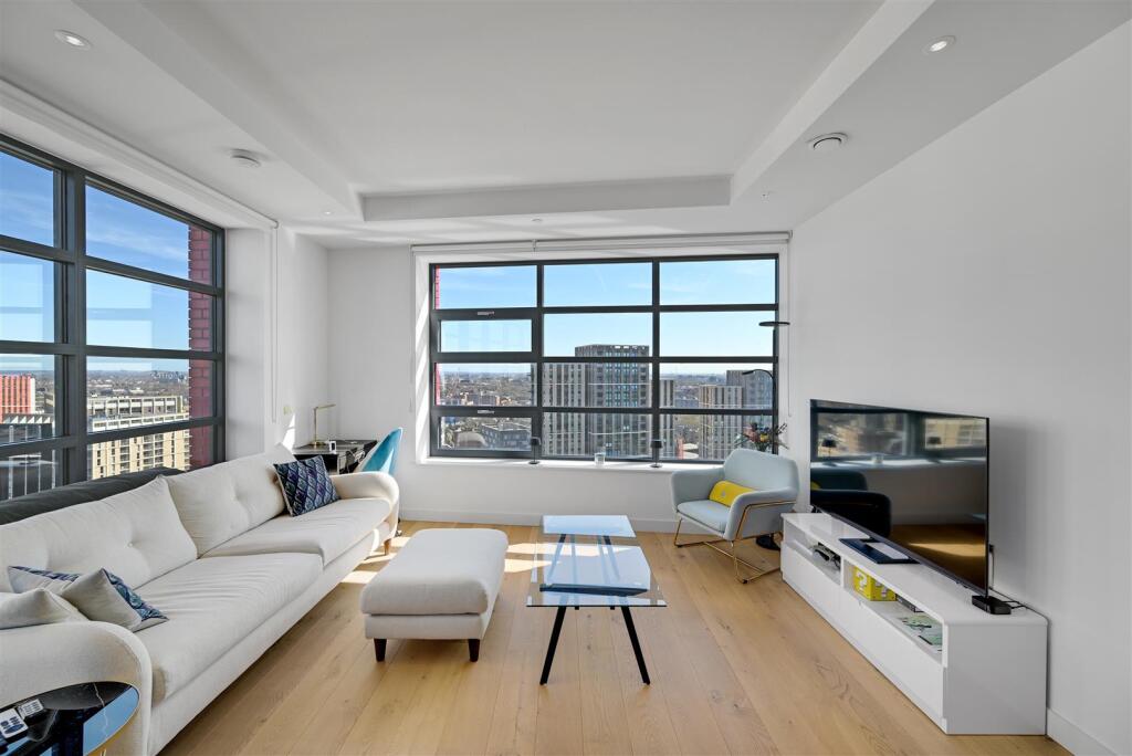 Main image of property: Defoe House, London City Island, E14