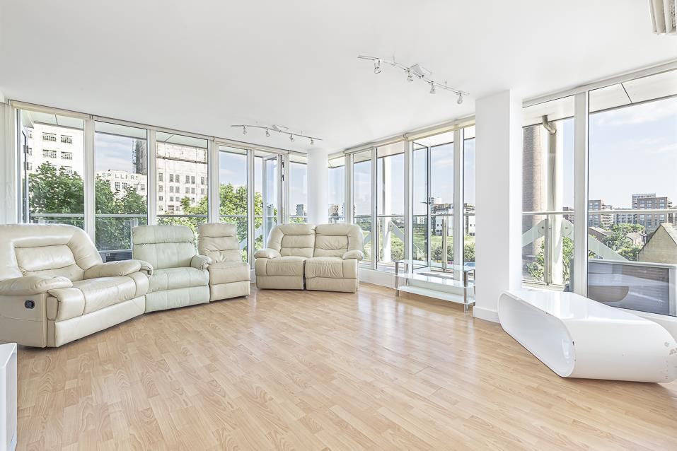 Main image of property: Eastern Quay Apartments, Royal Victoria Dock, E16