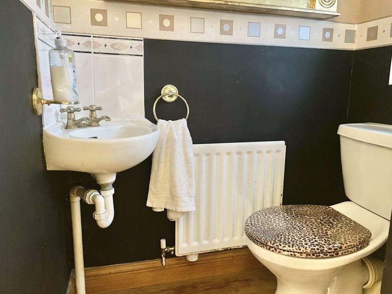 3 bedroom detached house for sale in Signal Hayes Road, Sutton