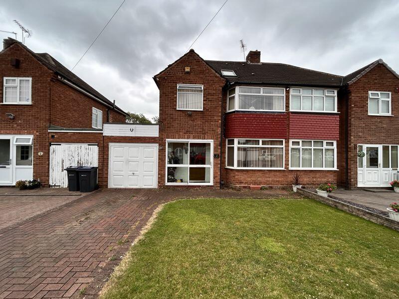 4 bedroom semidetached house for sale in Blakesley Close, Sutton