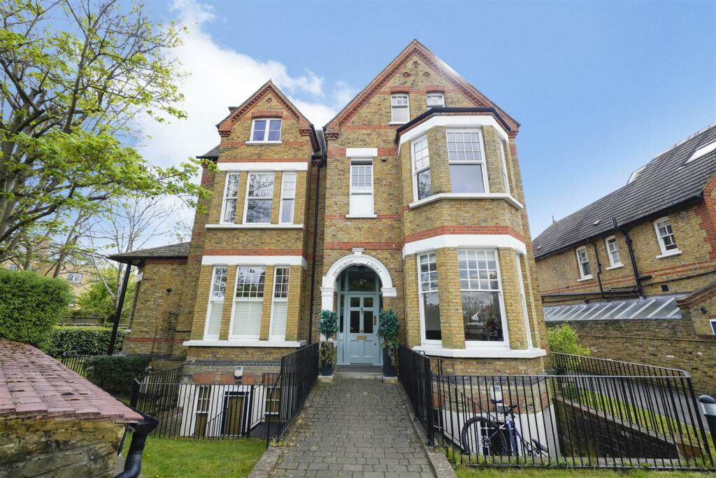 2 bedroom flat for sale in Dryburgh Road, Putney, SW15