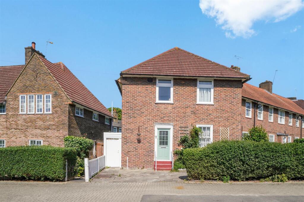 Main image of property: Swinburne Road, London
