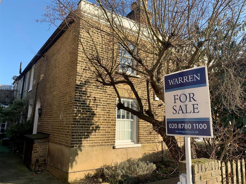 Main image of property: Commondale, Putney