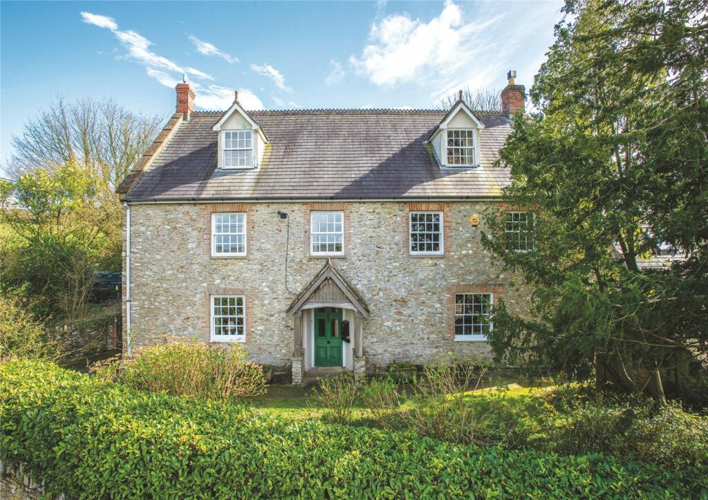 5 bedroom detached house for sale in Little Hill, Buckland St. Mary