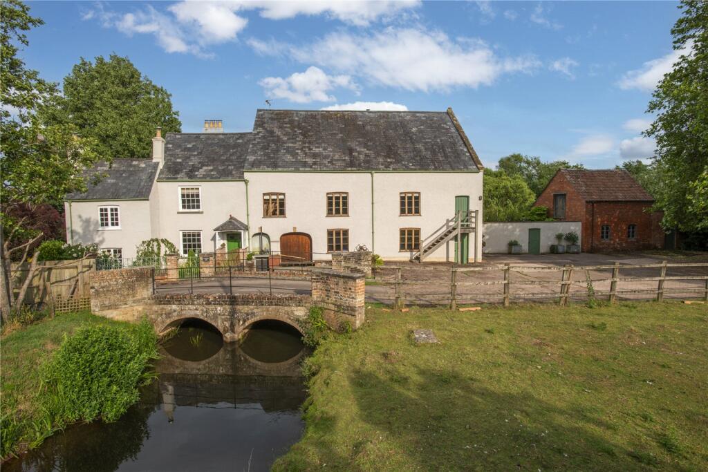 Main image of property: Longaller, Bishops Hull, Taunton, Somerset, TA4