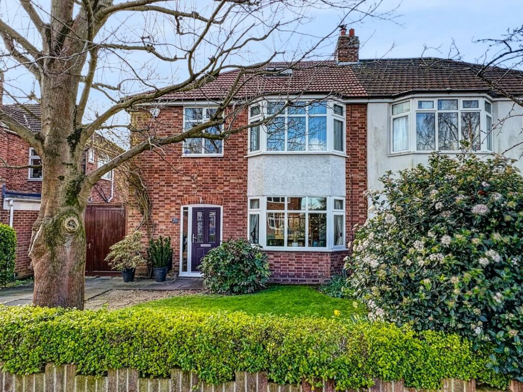 4 bedroom semidetached house for sale in Metcalfe Road, Cambridge, CB4