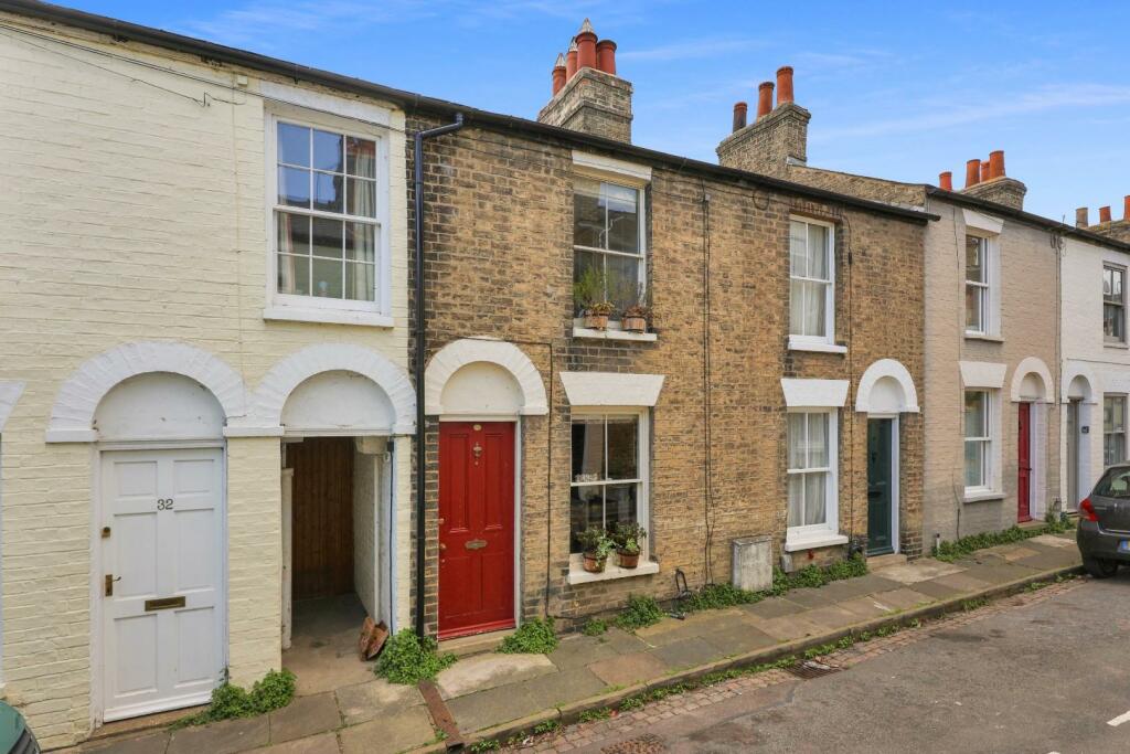 2 bedroom terraced house for sale in Albert Street, Cambridge, CB4