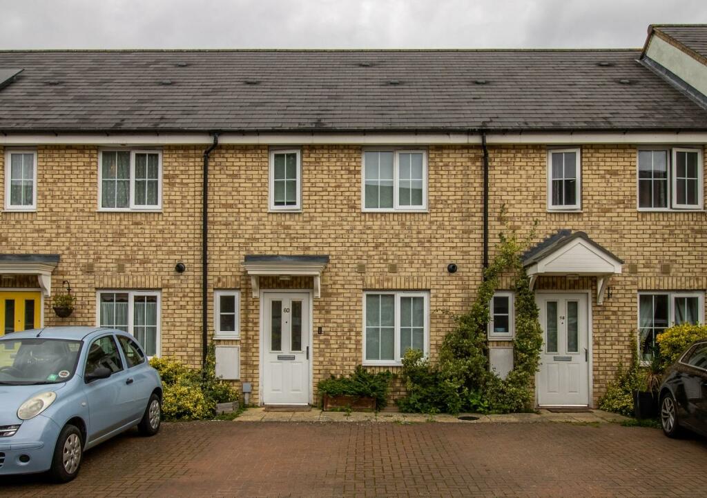 3 bedroom terraced house for sale in Wellbrook Way, Girton