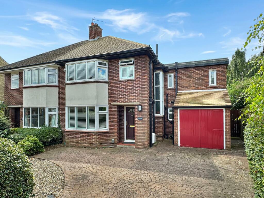 4 bedroom semidetached house for sale in West Road, Histon, Cambridge