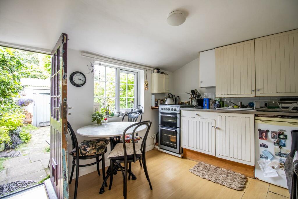 Additional property image - Shelly Row, Cambridge