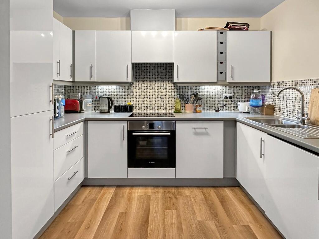 Additional property image - Warren Close, Cambridge