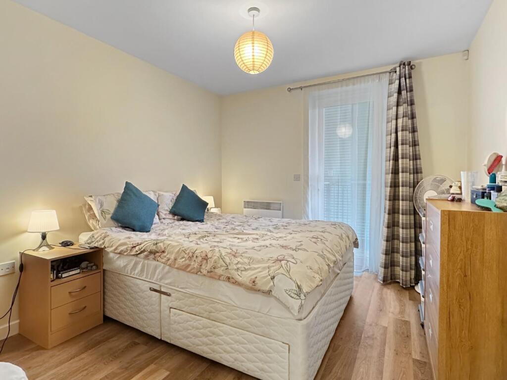 Additional property image - Warren Close, Cambridge