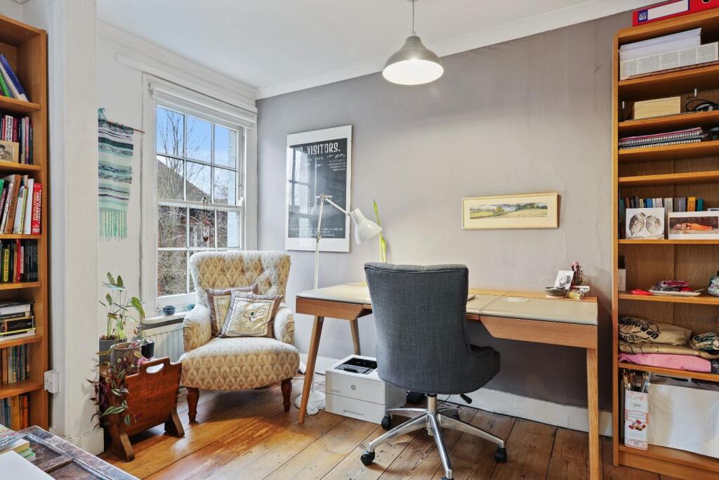 Additional property image - Melbourne Place, Cambridge