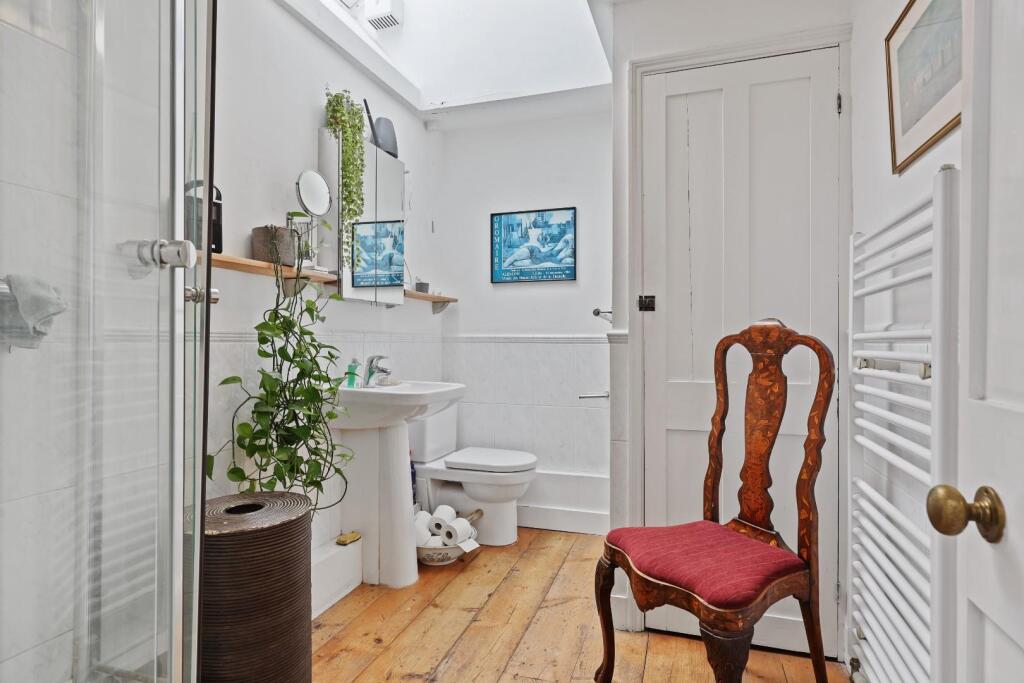 Additional property image - Melbourne Place, Cambridge