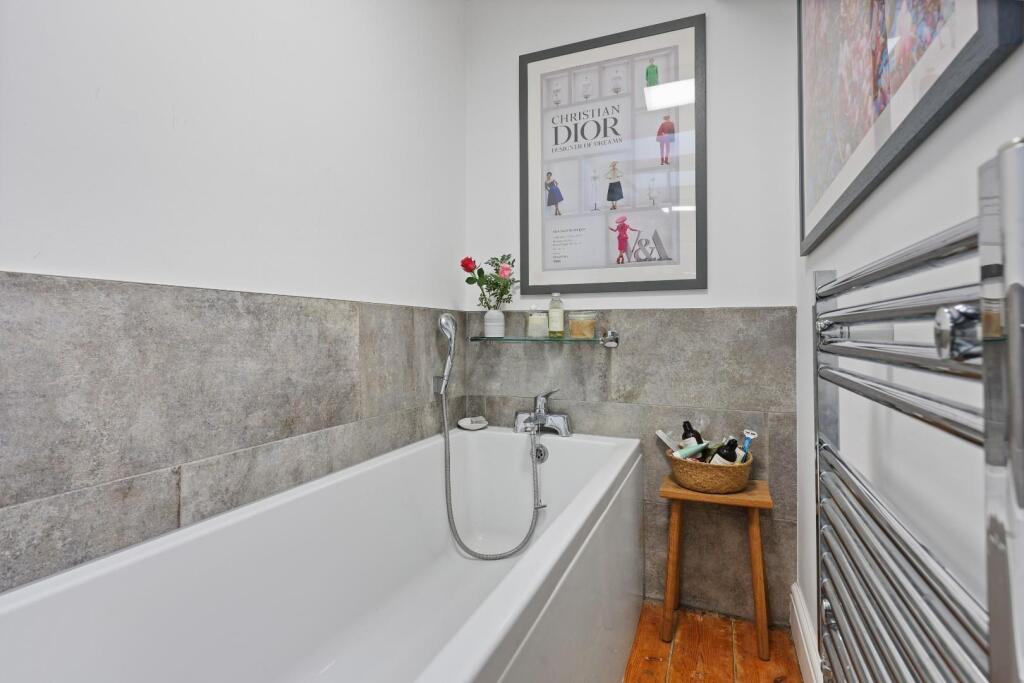 Additional property image - Melbourne Place, Cambridge