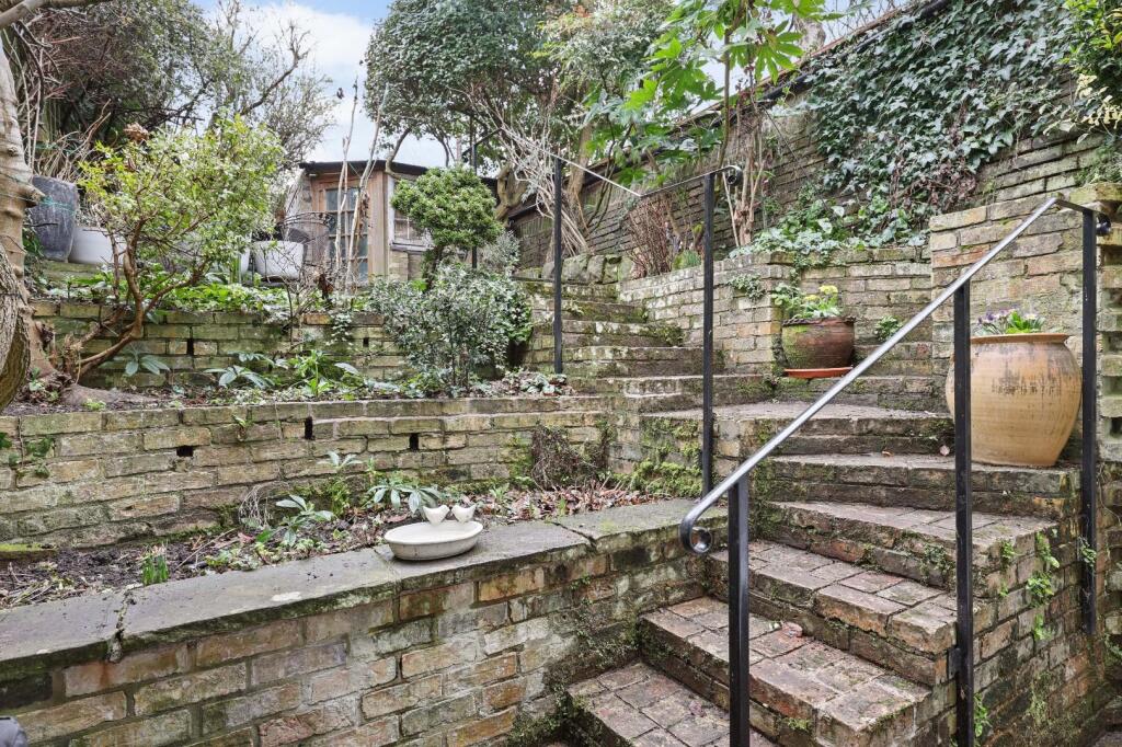 Additional property image - Melbourne Place, Cambridge