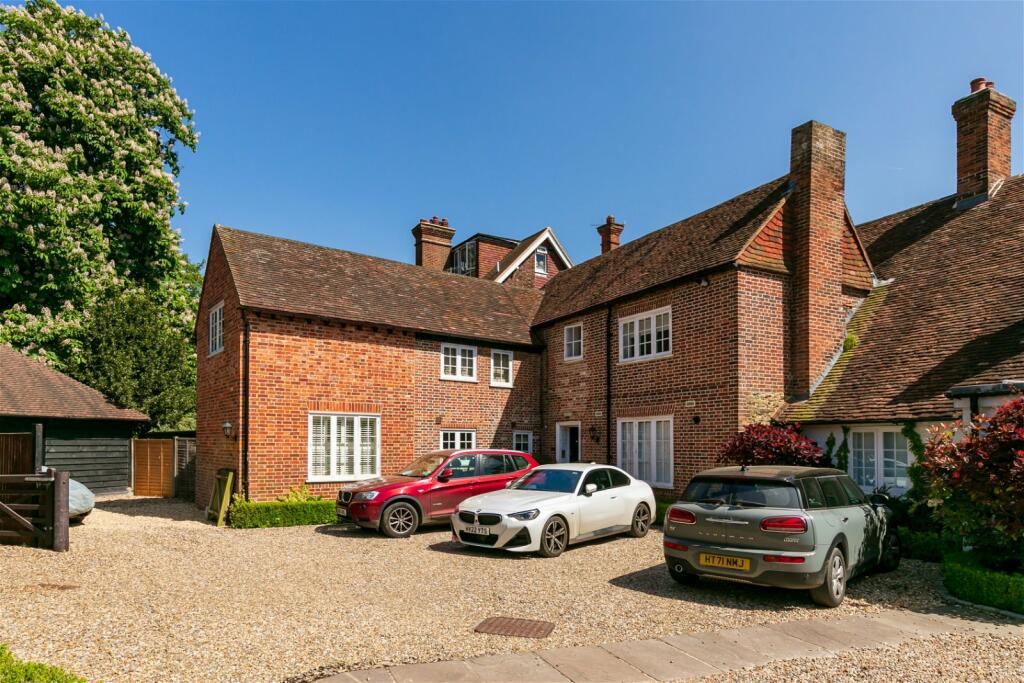 1 bedroom ground floor flat for sale in High Street, Bramley, Guildford GU5