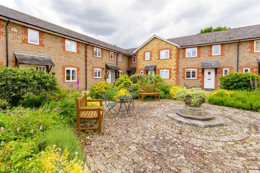 2 bedroom terraced house for sale in Bramley Park Court, Bramley