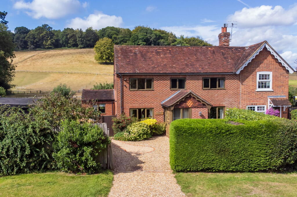 Main image of property: Wonersh, Guildford, GU5 0PP