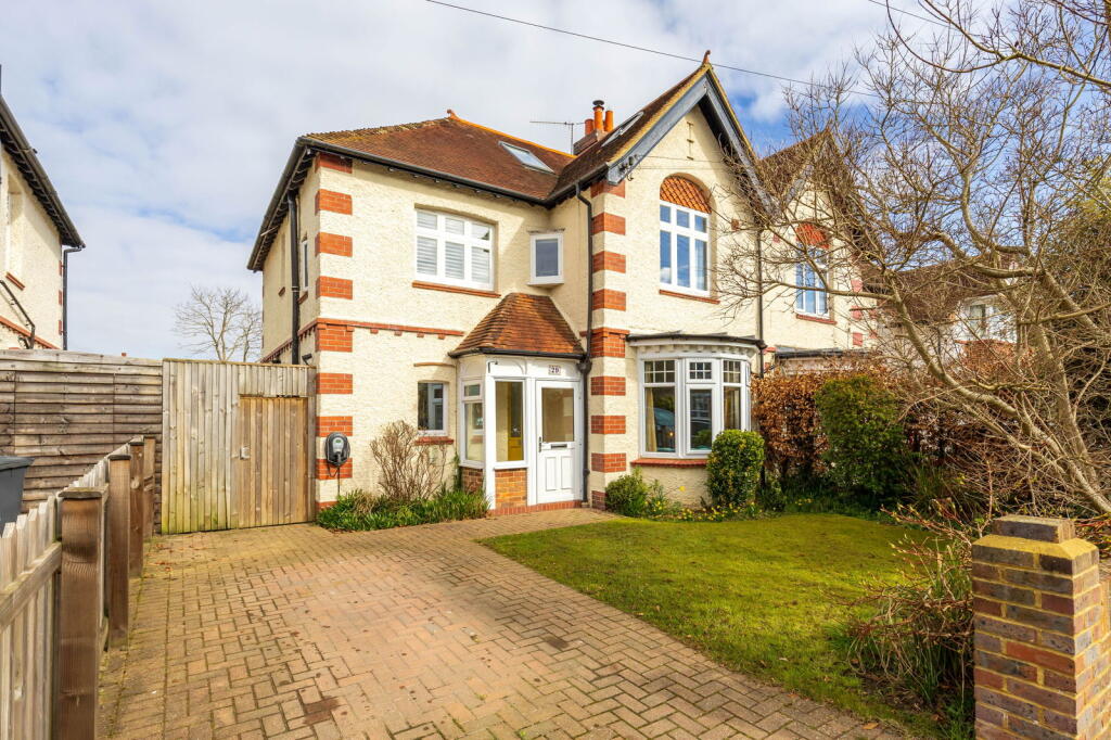 Main image of property: Tillingbourne Road, Shalford, Guildford, Surrey, GU4 8EY