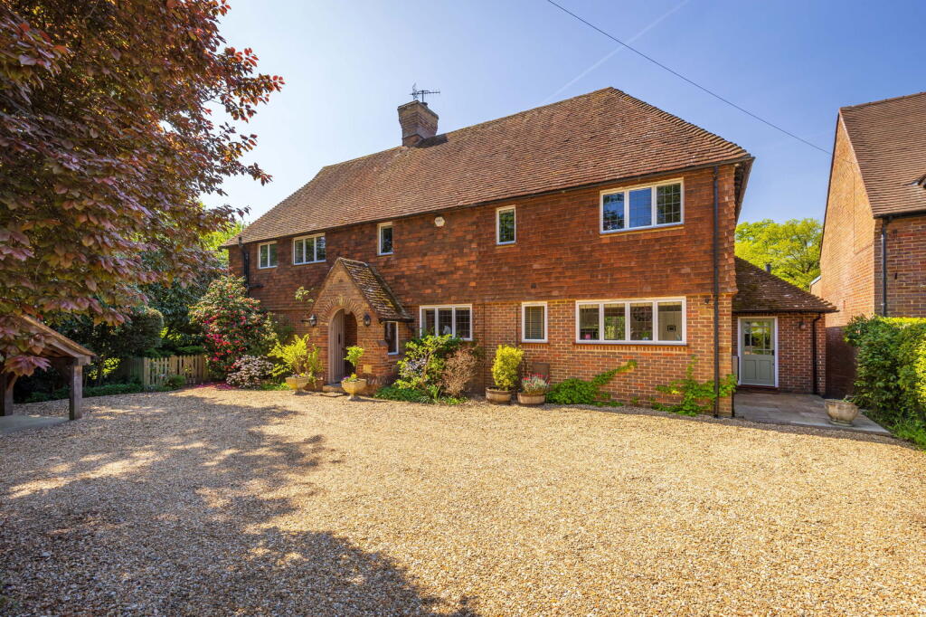 Main image of property: Guildford Road, Shamley Green, GU5