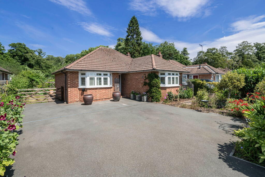 Main image of property: Halfpenny Close, Chilworth, Guildford, GU4