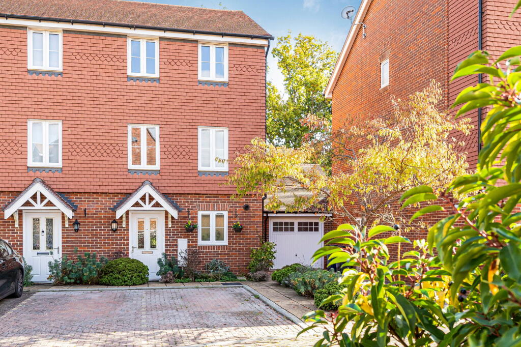 Main image of property: Grayling Close, Godalming, GU7 1AG